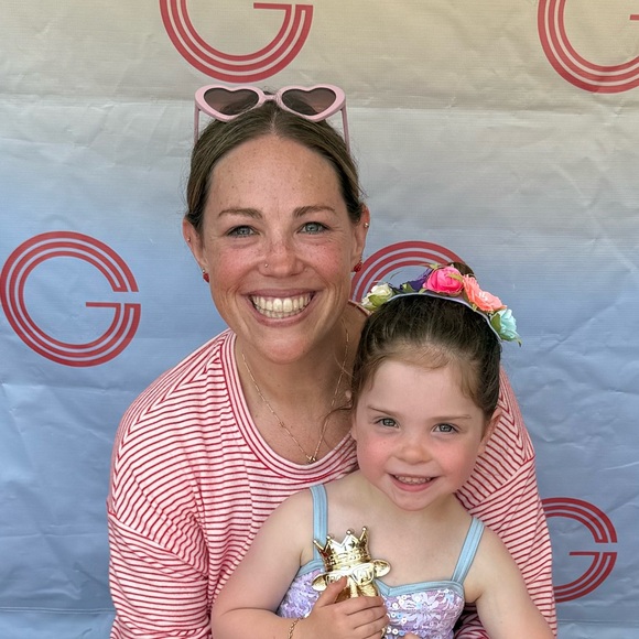 Meet your Posher, Andie - Picture 2 of 7